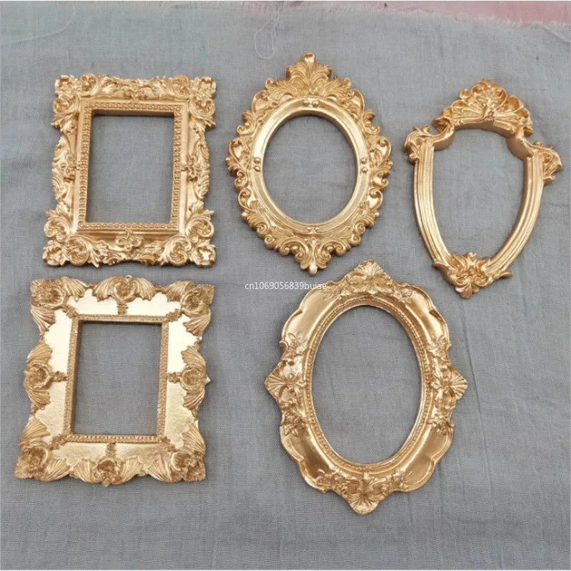 Golden Retro Photo Frame Ornaments Vintage Small Jewelry Positioning Frame Jewelry Display Props Home Decoration Living Room