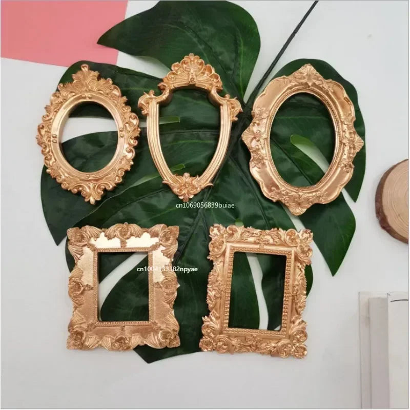 Golden Retro Photo Frame Ornaments Vintage Small Jewelry Positioning Frame Jewelry Display Props Home Decoration Living Room