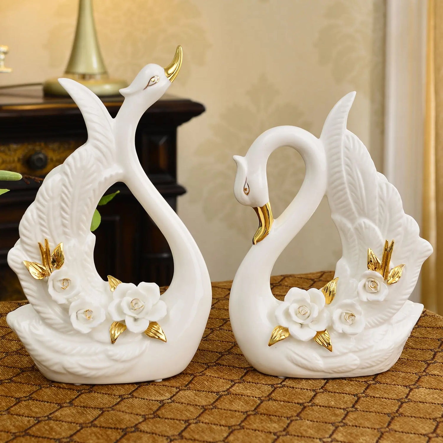 White Swan Lovers - Ceramic Crafts Porcelain Animal Figurines